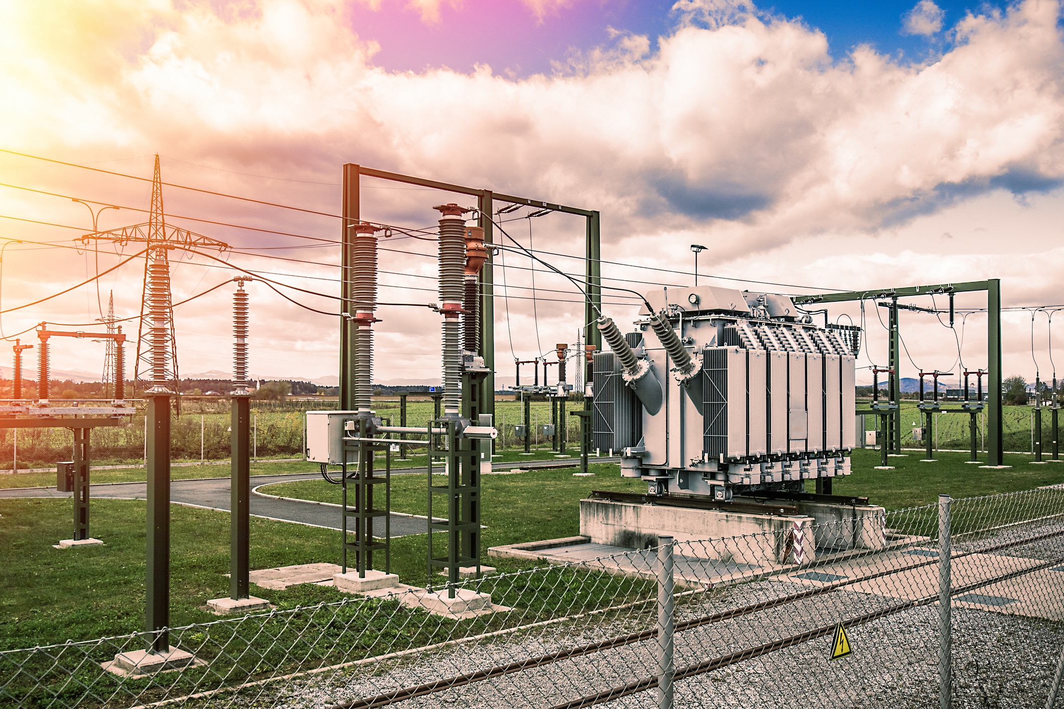 Electric high-power station with powerful transformers